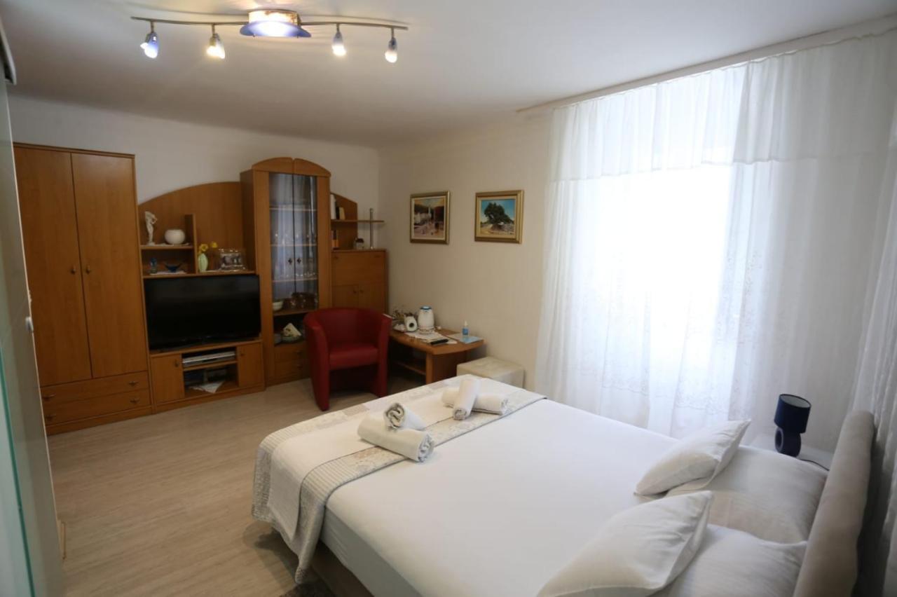 Private Room In The Center Of Split Exterior photo